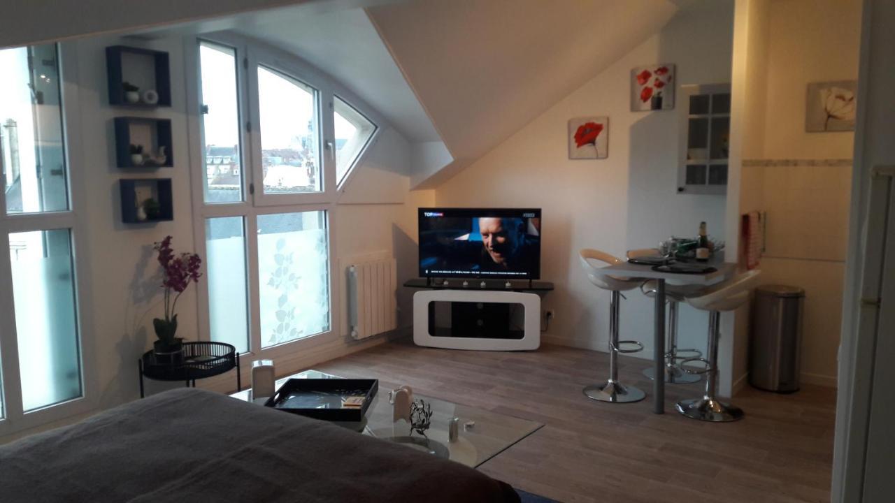 Le Parmentier Apartment Compiegne Exterior photo
